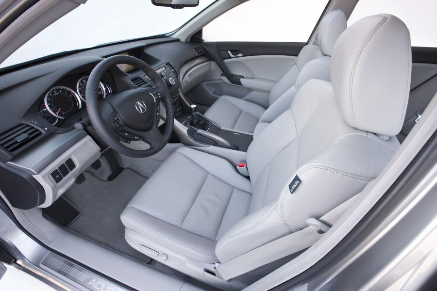 Интерьер Acura TSX 2008 года  (фото 162 из 210)